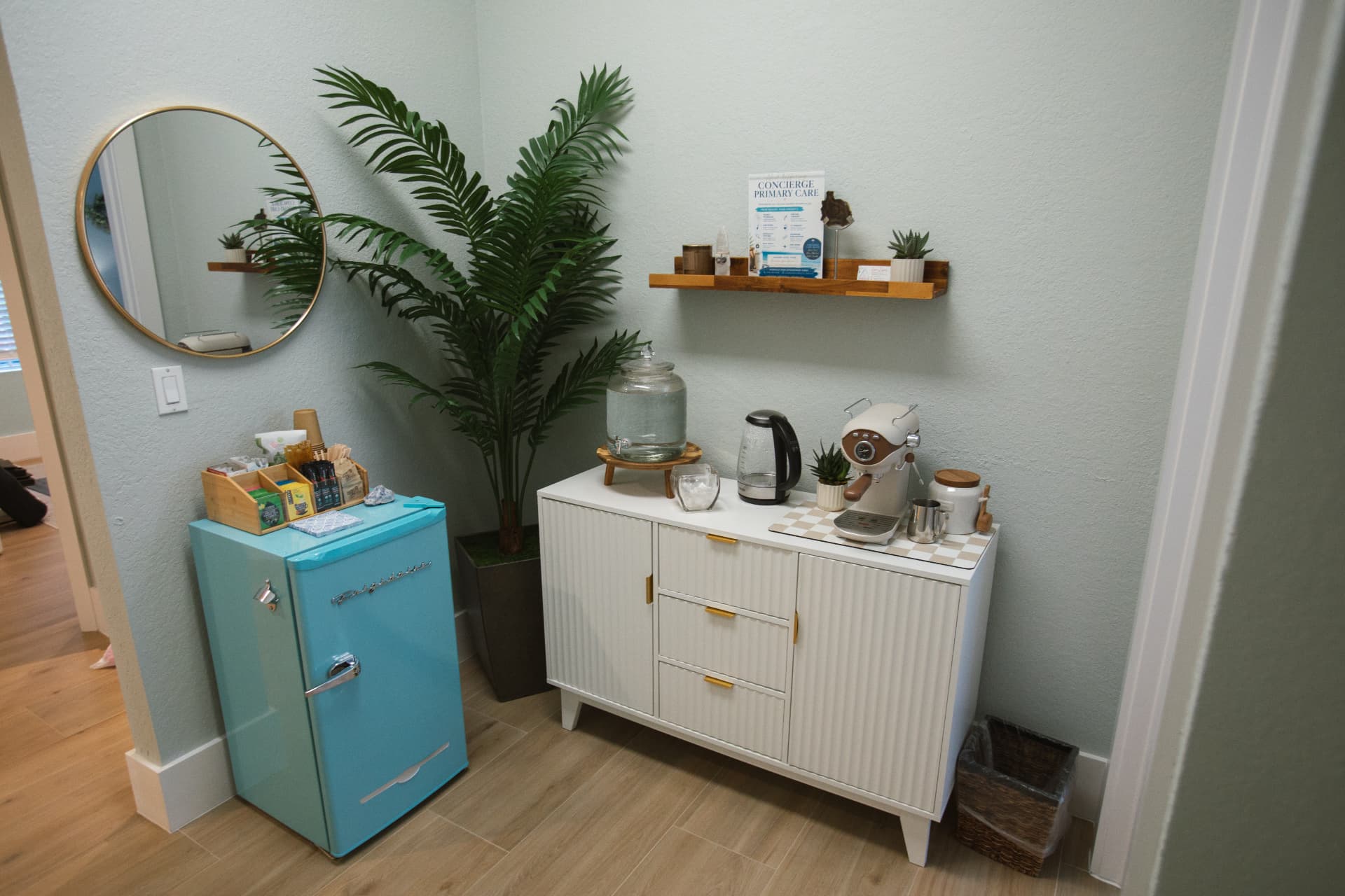 Filtered water, tea, and coffee bar for patients at Fit for Life Naples