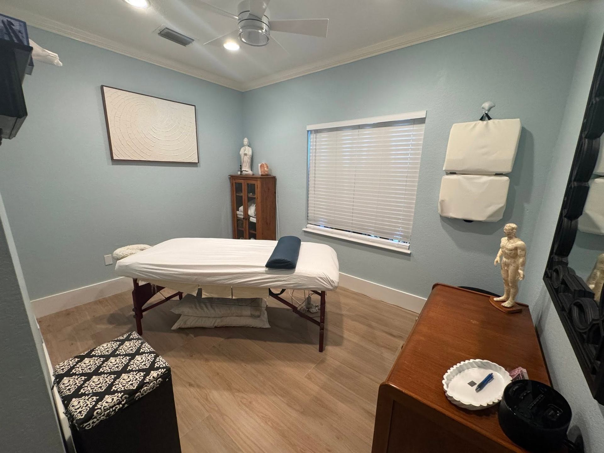 Adi Minerva's massage therapy room in Naples, FL