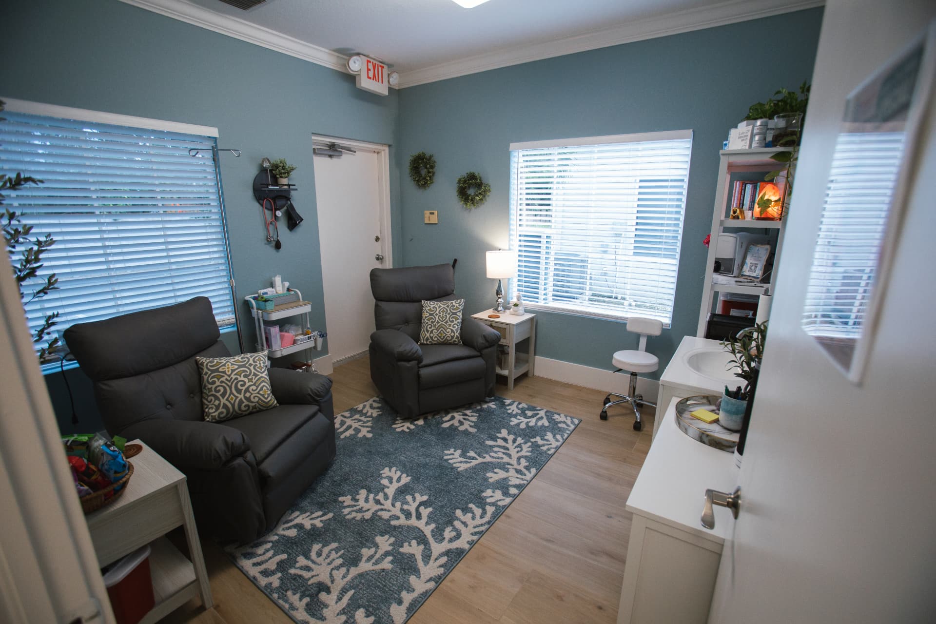 Quiet cranial therapy and recovery room in Naples, FL